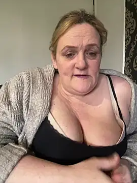 Snapshot of Busty-GilfQuinn chatting on 23, 2, 2026 Busty-GilfQuinn online show from 23, 2, 2026