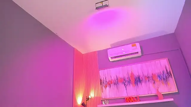 Snapshot of janinne_lu chatting on 24, 2, 2026 janinne lu online show from 24, 2, 2026