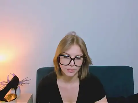 StormiSmooth online show from 31, 3, 2026