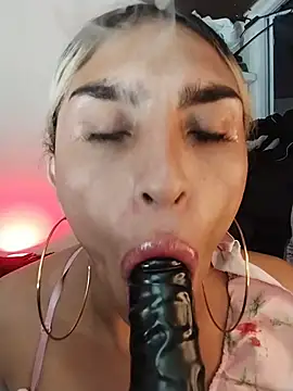 Snapshot of Crys_Talin chatting on 4, 4, 2026 Crys Talin online show from 4, 4, 2026