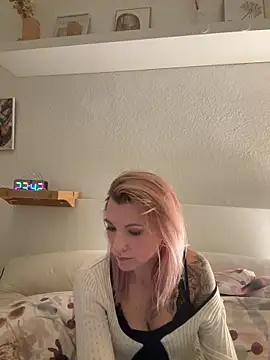 Naya-hot online show from 20, 2, 2026