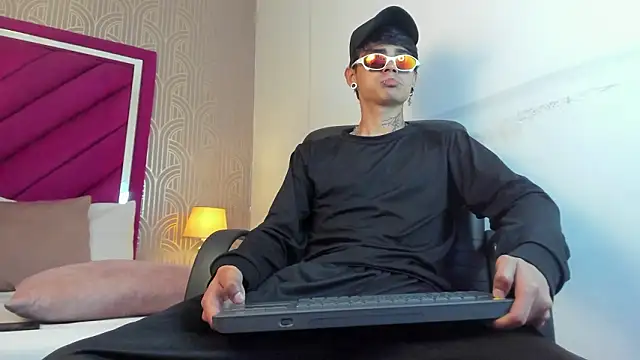 Snapshot of Dominic_Foxx chatting on 27, 2, 2026 Dominic Foxx online show from 27, 2, 2026