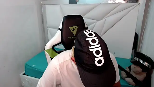 Snapshot of Street_poemm_ chatting on 1, 3, 2026 Street poemm online show from 1, 3, 2026