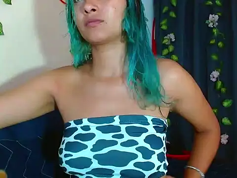 Snapshot of powderblu69 chatting on 4, 5, 2026 powderblu69 online show from 4, 5, 2026