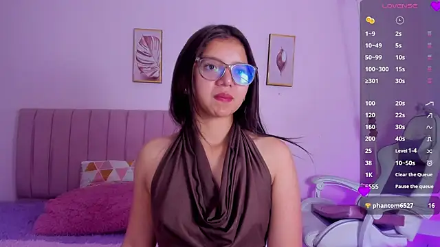 Zoow bluussh online show from 2, 4, 2026