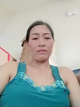 lris-Beauty77 online show from 5, 4, 2026