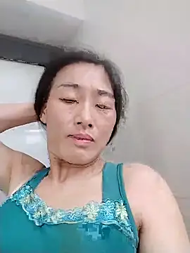 lris-Beauty77 online show from 8, 4, 2026