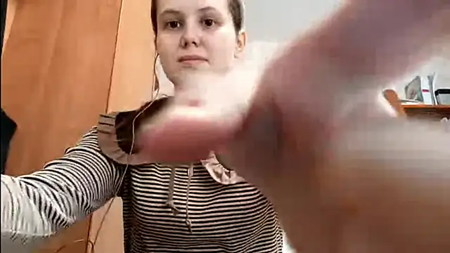 DaiseyOpdyke online show from 22, 2, 2026