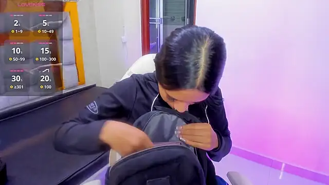 miiaboss  online show from 2, 4, 2026