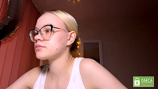 Snapshot of MiaCashe chatting on 10, 5, 2026 MiaCashe online show from 10, 5, 2026
