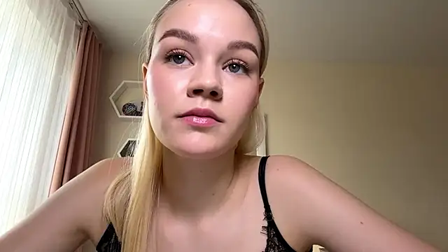 Snapshot of MiaCashe chatting on 27, 5, 2026 MiaCashe online show from 27, 5, 2026