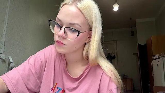 Snapshot of MiaCashe chatting on 17, 7, 2026 MiaCashe online show from 17, 7, 2026