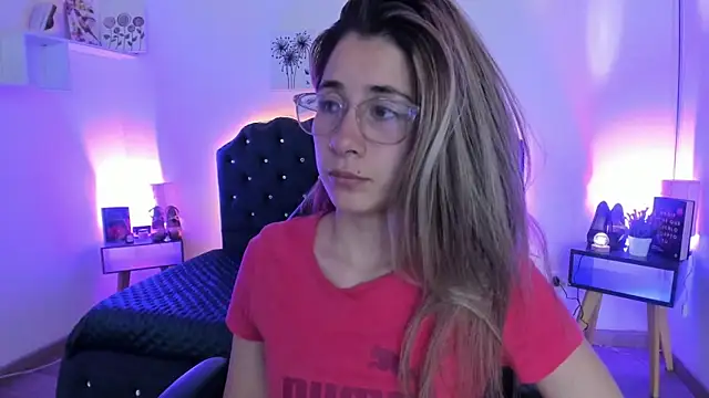 Snapshot of SaraRoadess chatting on 2, 3, 2026 SaraRoadess online show from 2, 3, 2026