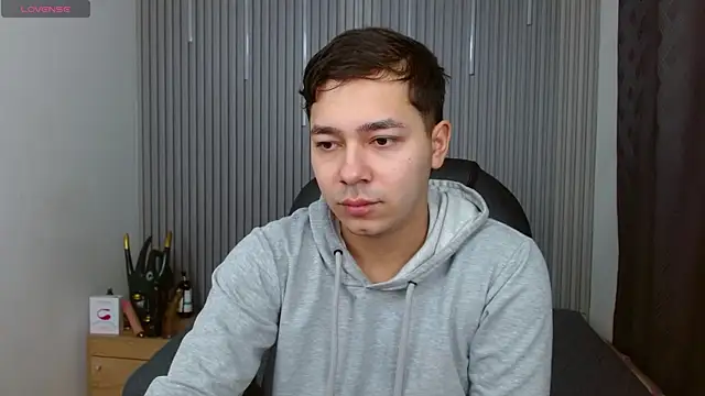 Snapshot of Julian_Smith21 chatting on 4, 7, 2026 Julian Smith21 online show from 4, 7, 2026