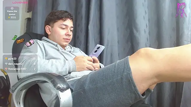 Snapshot of Julian_Smith21 chatting on 9, 7, 2026 Julian Smith21 online show from 9, 7, 2026