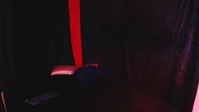 ironqueen  online show from 28, 2, 2026