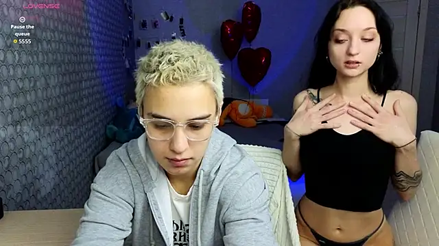 LuxuryLoverss online show from 7, 3, 2026