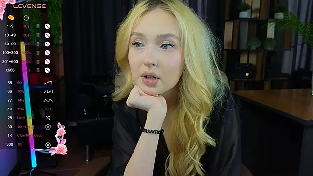 Snapshot of Marta_Joy chatting on 2, 3, 2026 Marta Joy online show from 2, 3, 2026