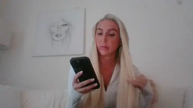 Snapshot of kinkykara25 chatting on 24, 2, 2026 kinkykara25 online show from 24, 2, 2026