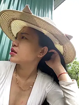 Miumieu2 online show from 11, 4, 2026