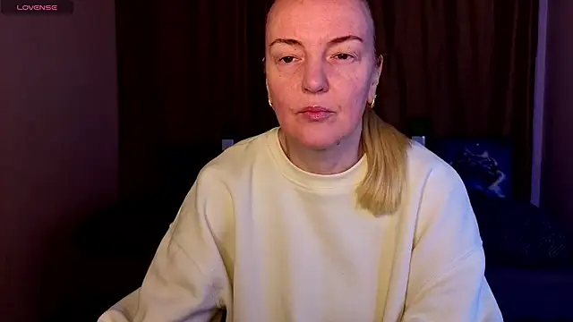Snapshot of Bella_soulmate chatting on 1, 5, 2026 Bella soulmate online show from 1, 5, 2026