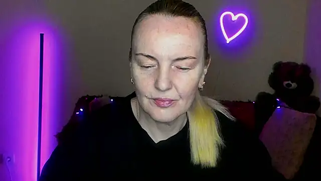 Snapshot of Bella_soulmate chatting on 8, 5, 2026 Bella soulmate online show from 8, 5, 2026