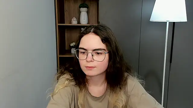 Snapshot of MyrlZangger chatting on 25, 2, 2026 MyrlZangger online show from 25, 2, 2026