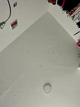 IrisBound online show from 18, 4, 2026