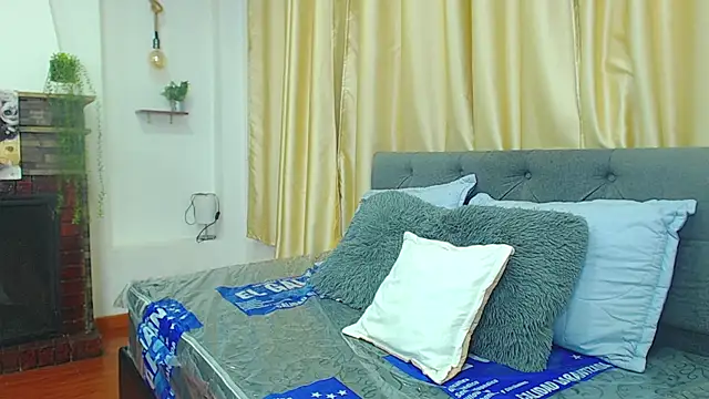 Snapshot of Emma_hassani chatting on 18, 4, 2026 Emma hassani online show from 18, 4, 2026