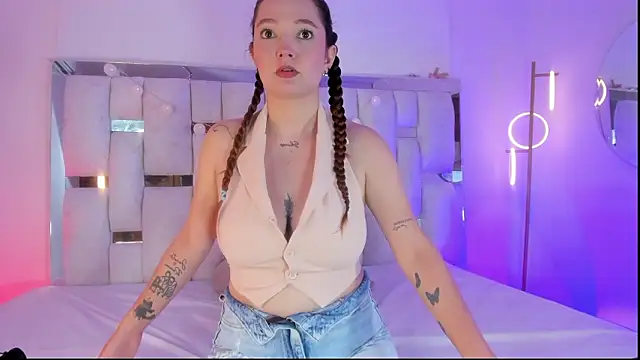 Snapshot of HecateCorvin chatting on 24, 2, 2026 HecateCorvin online show from 24, 2, 2026