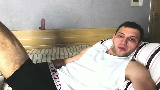 Snapshot of DarkRogue19 chatting on 4, 3, 2026 DarkRogue19 online show from 4, 3, 2026