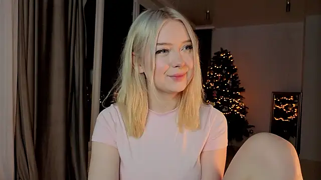 Snapshot of ChristinBland chatting on 27, 2, 2026 ChristinBland online show from 27, 2, 2026