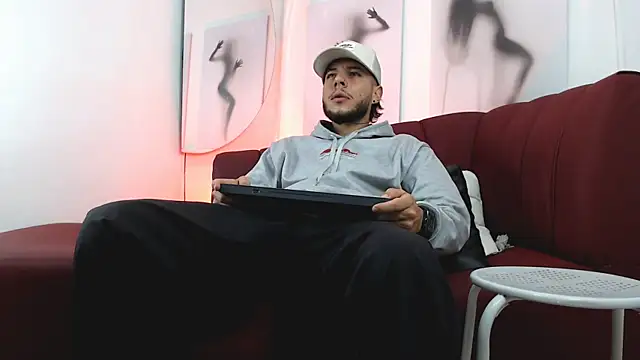 Snapshot of luxesmith chatting on 27, 2, 2026 luxesmith online show from 27, 2, 2026