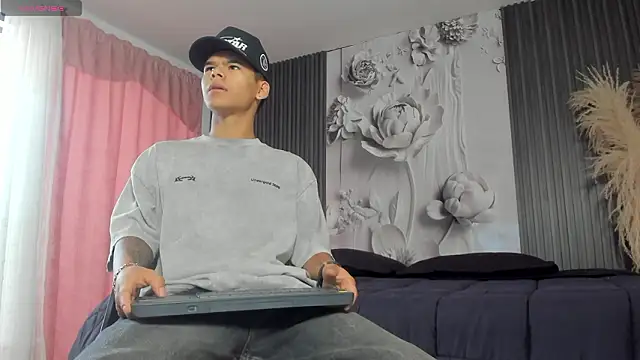 DylanRoyce  online show from 23, 3, 2026