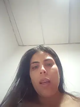 Snapshot of Perla_bella chatting on 3, 3, 2026 Perla bella online show from 3, 3, 2026