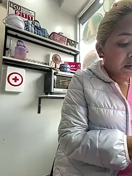 Snapshot of RubiaMorena chatting on 16, 6, 2026 RubiaMorena online show from 16, 6, 2026