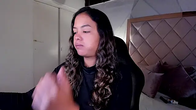 Snapshot of dulce_lyraa1 chatting on 19, 6, 2026 dulce lyraa1 online show from 19, 6, 2026