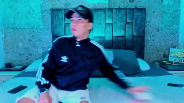 alex and christhoper online show from 21, 4, 2026