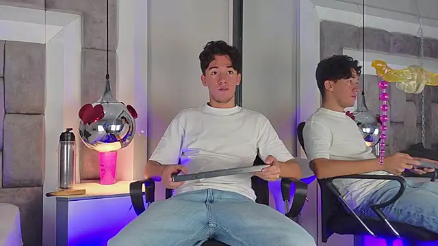 Snapshot of Austin_Reedss chatting on 6, 4, 2026 Austin Reedss online show from 6, 4, 2026