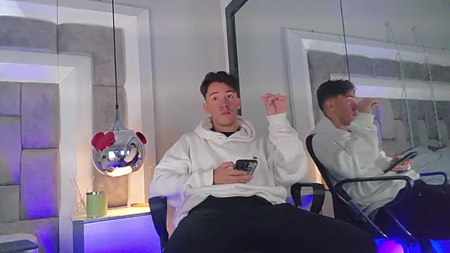 Snapshot of Austin_Reedss chatting on 8, 4, 2026 Austin Reedss online show from 8, 4, 2026