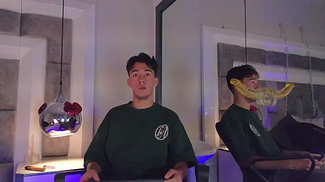 Snapshot of Austin_Reedss chatting on 12, 4, 2026 Austin Reedss online show from 12, 4, 2026