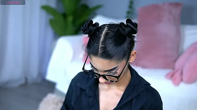 AvaCalvert online show from 29, 3, 2026