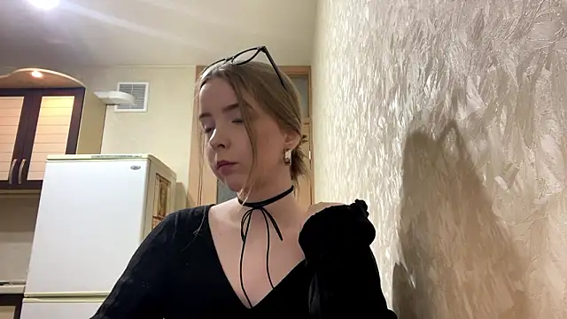 Snapshot of HillaryZelek chatting on 28, 2, 2026 HillaryZelek online show from 28, 2, 2026