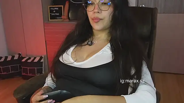 Mara HugeAss online show from 29, 3, 2026