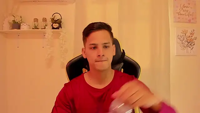 sexy andres01 online show from 9, 4, 2026