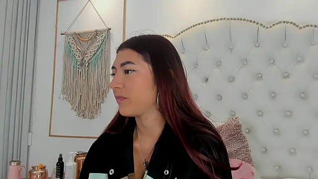 Sara funy online show from 15, 4, 2026