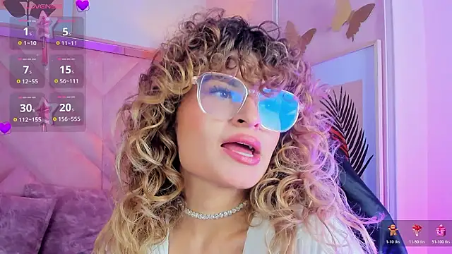 Snapshot of emilyjonesss_ chatting on 2, 3, 2026 emilyjonesss online show from 2, 3, 2026