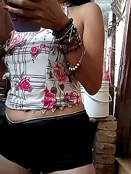 yuliitza4 online show from 23, 3, 2026