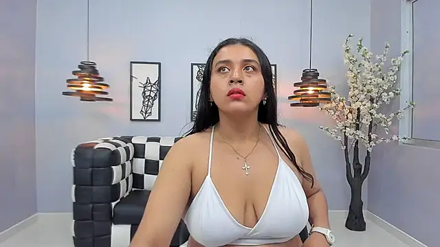 Snapshot of Lunaa_Abril chatting on 2, 3, 2026 Lunaa Abril online show from 2, 3, 2026