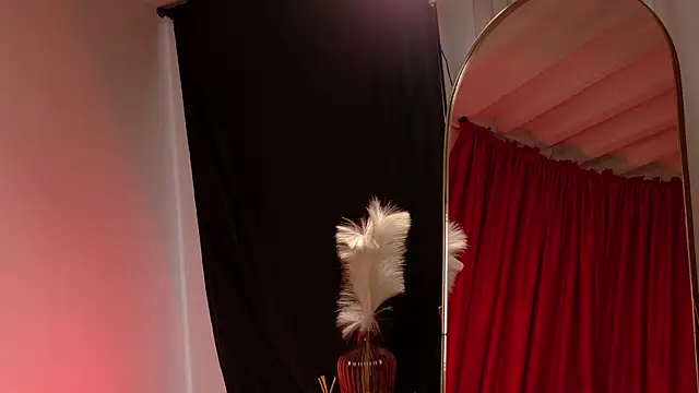Mia Benett  online show from 13, 5, 2026
